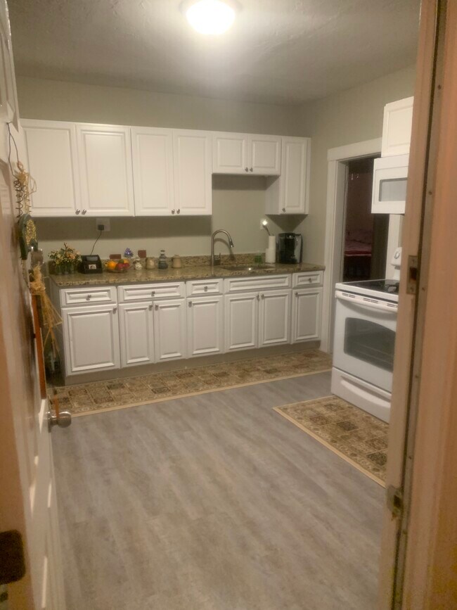 Building Photo - 31 Snowling Rd