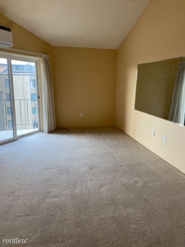 Building Photo - 5575 E Evergreen Blvd