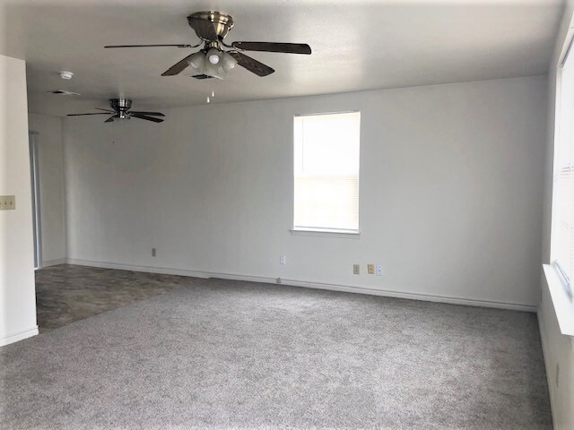 Living Area - 1013 Lone Star Rd
