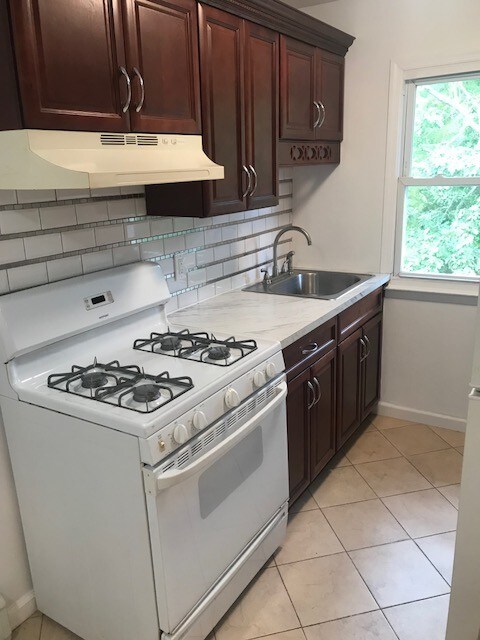 Photo - 1 Hemlock Dr Townhome