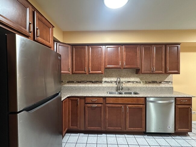 Foto del edificio - 1234 Churchill Ct