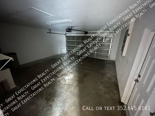 Building Photo - 6135 E Loring Ln