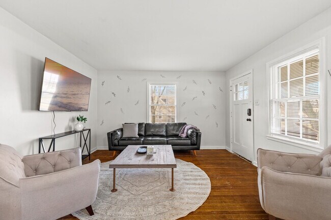 Building Photo - 445 W 49th St