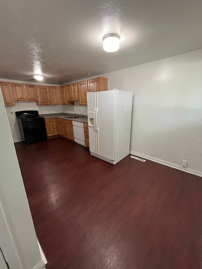 Foto del edificio - 831 E Stratford Ave