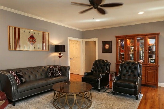 Building Photo - 300 Willow Lake Ct