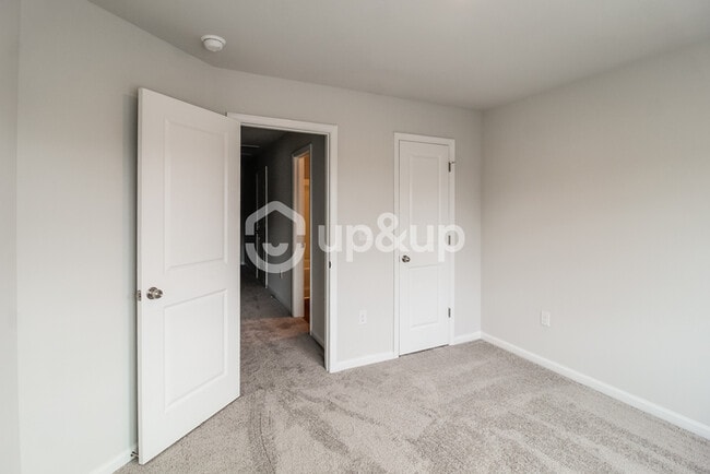 Building Photo - Fantastic 4bd/2.5ba home! Coming soon!