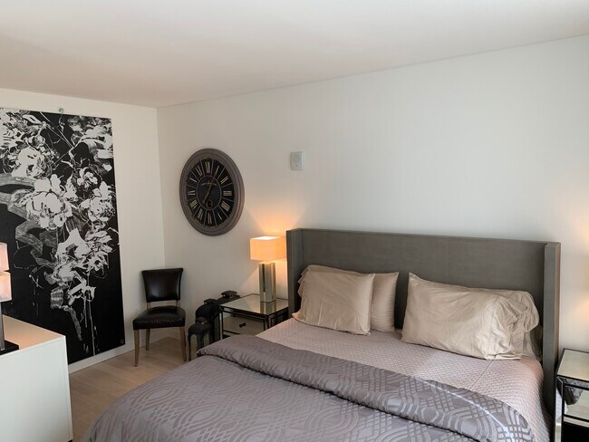 Foto del edificio - 590 1st Ave S