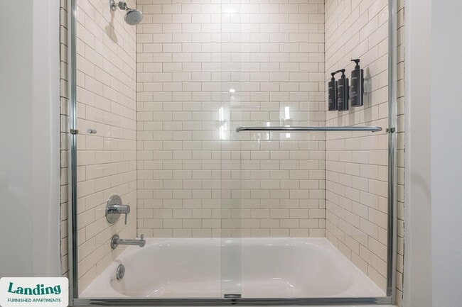 Building Photo - 933 McGee St