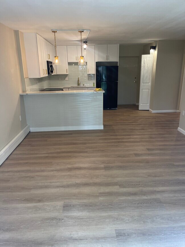 Building Photo - 1575 W Street Rd