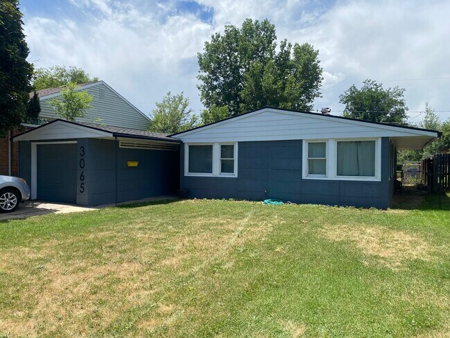 Foto del edificio - 3065 N Glencoe St