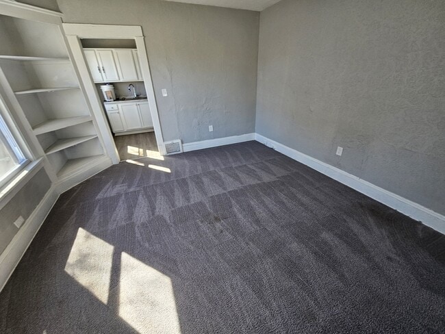 Building Photo - 11008 Kinsman Rd