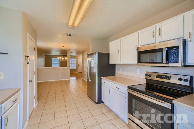 Building Photo - 9227 Dublin Heights
