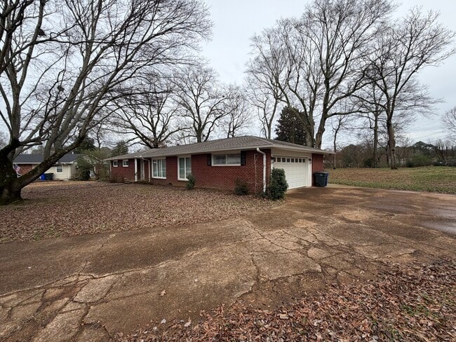 Building Photo - 2038 Conway Dr