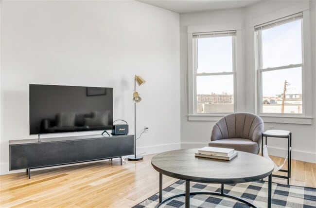 Building Photo - 395 Columbia St