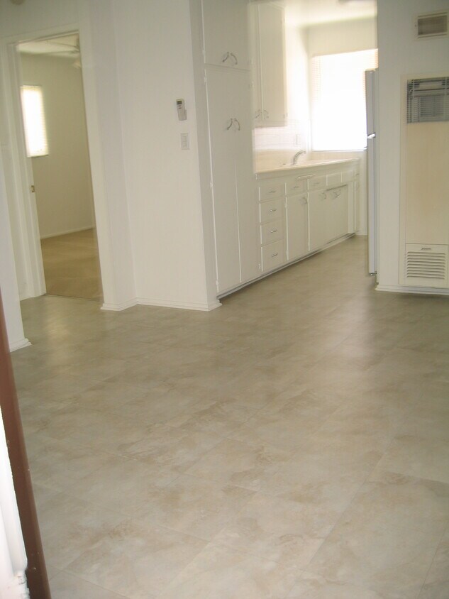 Foto principal - 14545 Albers St