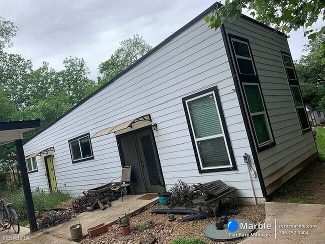 Building Photo - 4 br, 2 bath House - 4300 Mount Vernon Dr