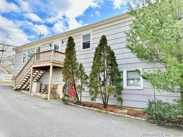 Building Photo - 131 Strawberry Hill Ave