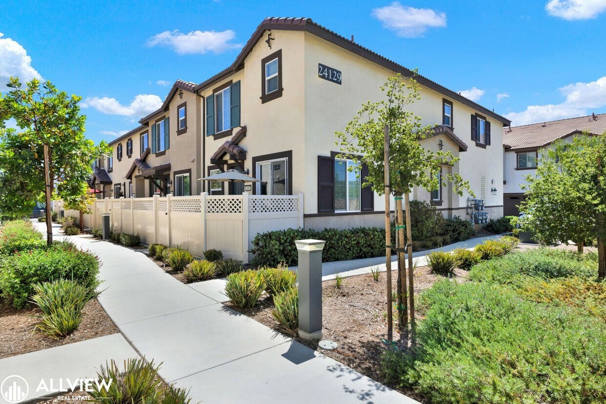 Foto principal - Stunning Townhome Newly Built with Modern ...