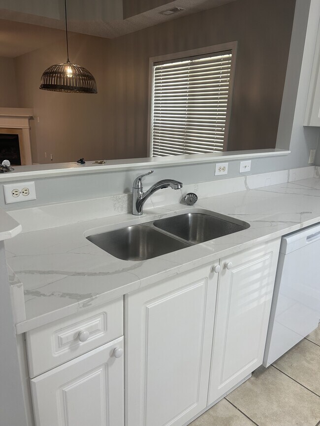 Foto del edificio - 2208 Castle Pines Dr