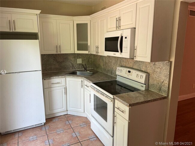 Foto del edificio - 15625 NW 157th St Rd