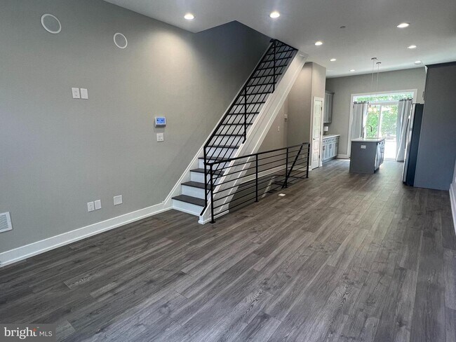 Foto del edificio - 1435 Hanson St