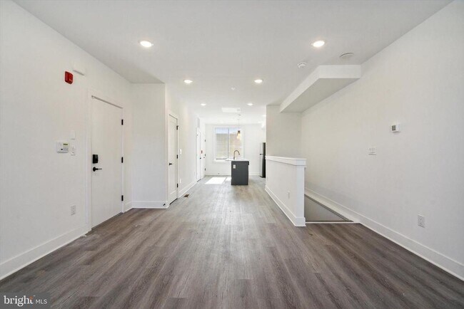 Foto del edificio - 2248 E Somerset St