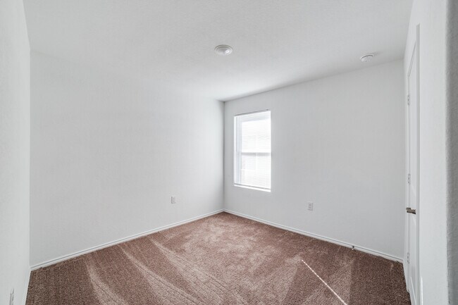 Building Photo - 1438 Azul Way