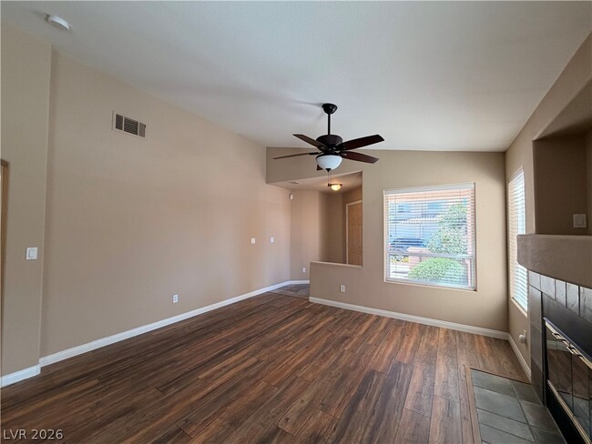 Building Photo - 212 Horizon Peak Dr