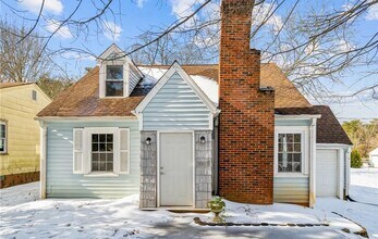 Building Photo - 3400 Rosemont Ave