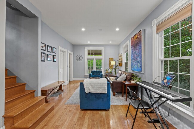 Foto del edificio - 4317 N Kenneth Ave