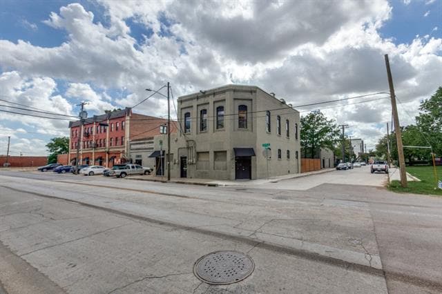 Building Photo - 2007 S Ervay St