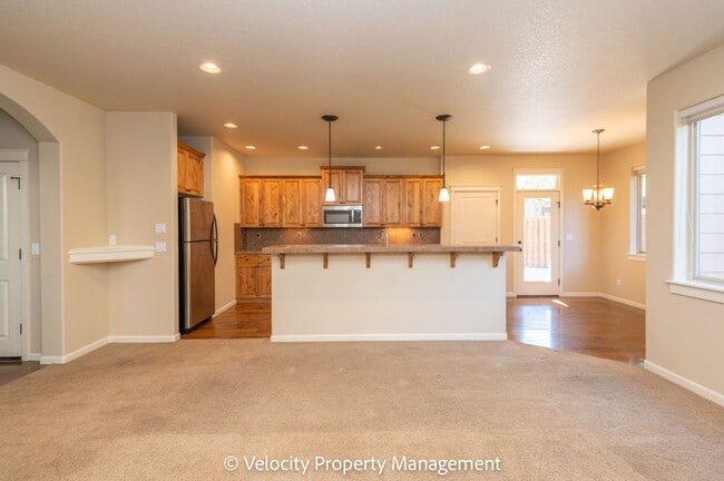 Building Photo - Beautiful Home in the Sun Meadow Neighborh...