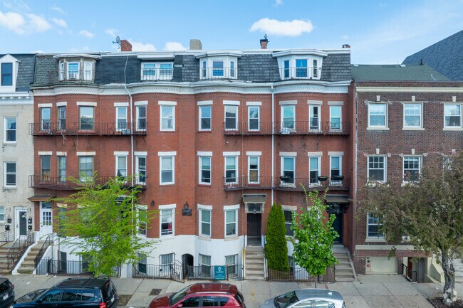 Alternate - 122 London St