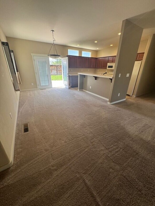 Foto del edificio - Home SWEET Home now available in Fernley!