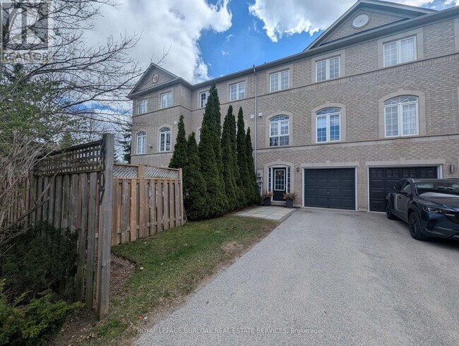 Photo du bâtiment - 2307 Sutton Dr