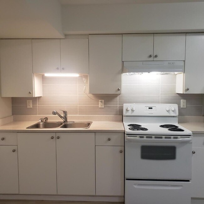 Photo du bâtiment - 20954-2080B 80B Avenue