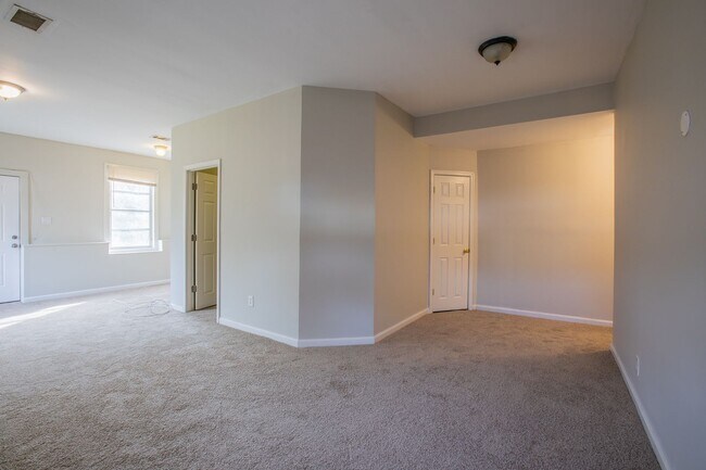 Foto del edificio - Beautiful 3 BR/2 BA Single-Family Home in ...