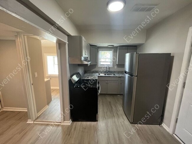 Building Photo - 13850 Stephens Rd