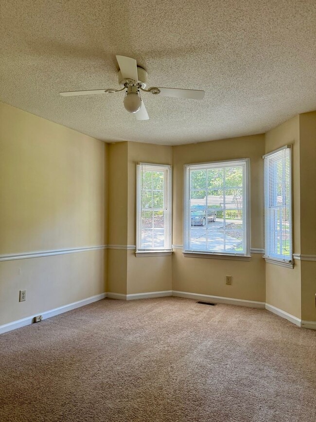 Building Photo - 3313 Bearskin Ct