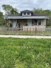 Building Photo - 15 N Riley Ave