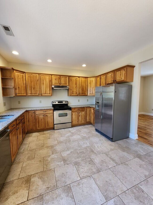 Building Photo - Swannanoa Rental!