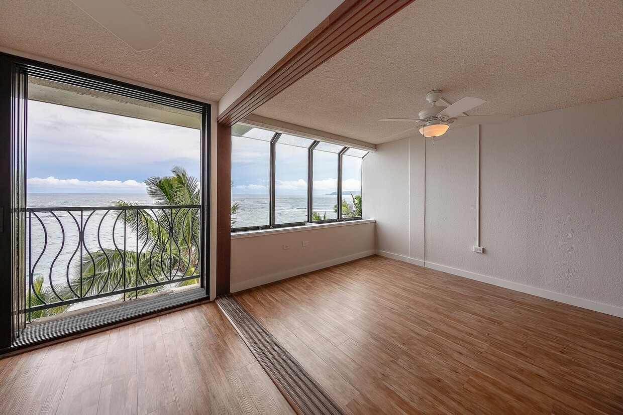 Primary Photo - BEACH FRONT Partly Furnished 2/2/1 cov pkg...