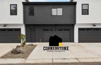 Building Photo - 208 Bogey Ln