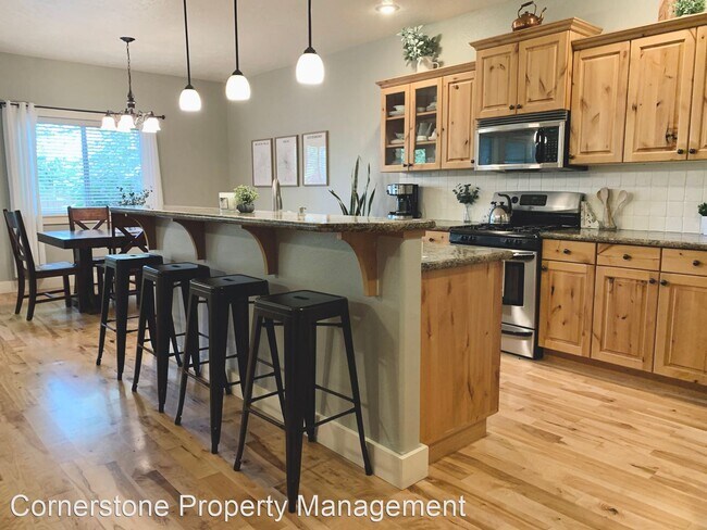 Foto del edificio - 5 br, 3 bath House - 708 S. Woodhaven Ave