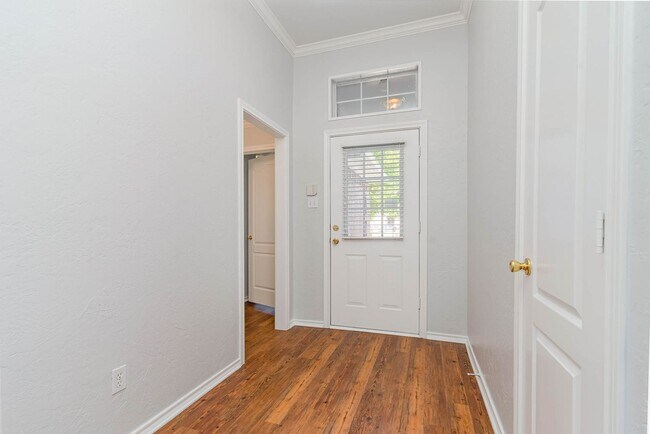 Foto del edificio - Charming Retreat: Your Ideal 3BD/2BA Home ...