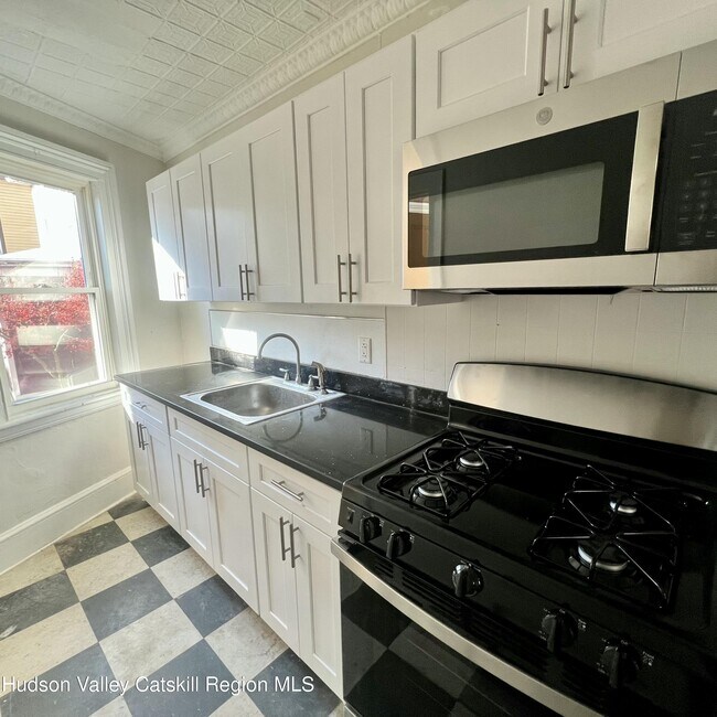 Foto del edificio - 140 Albany Ave