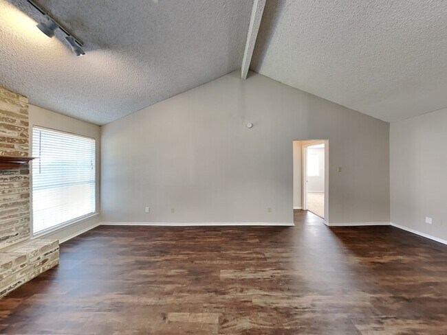 Building Photo - Special Price If Leased By 01/20