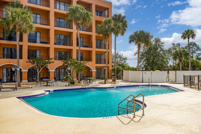 Pool - The Flats at Vine Street