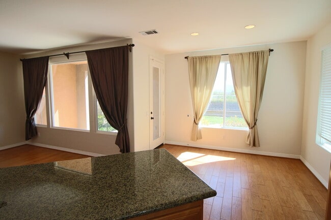 Building Photo - Westridge Townhome in Gated Community with...