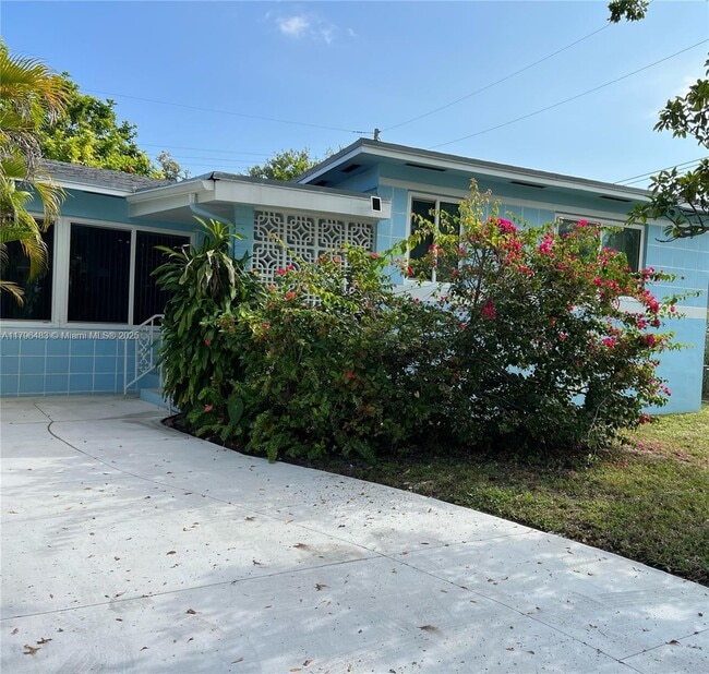 Building Photo - 12115 NE Miami Ct